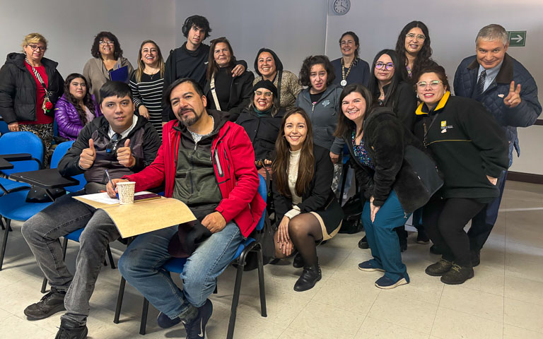 Equipo de inclusión del DEMRE junto a participantes de la charla organizada por el Instituto Nacional de Rehabilitación Pedro Aguirre Cerda.