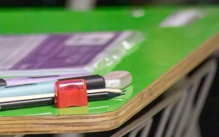 Folleto PAES, lápices y goma