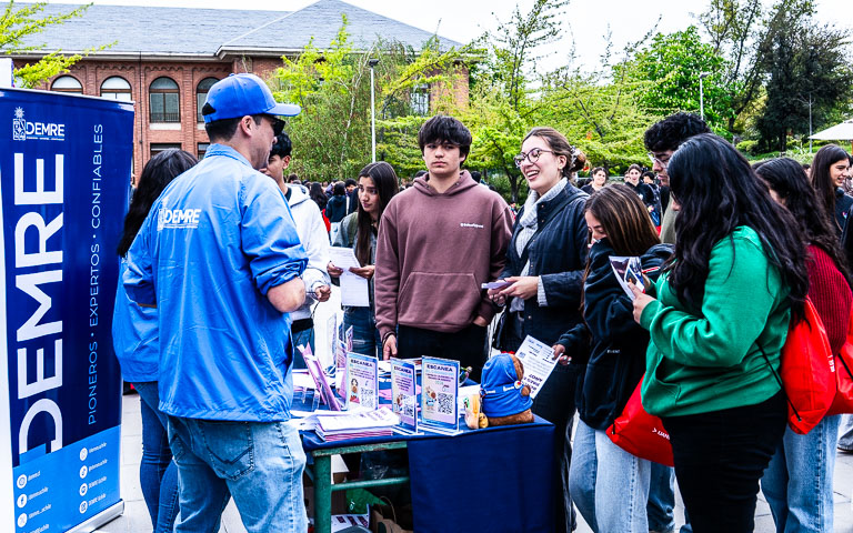 Personal del DEMRE entregó información sobre las etapas del Proceso de Admisión a los participantes de la Simulación.