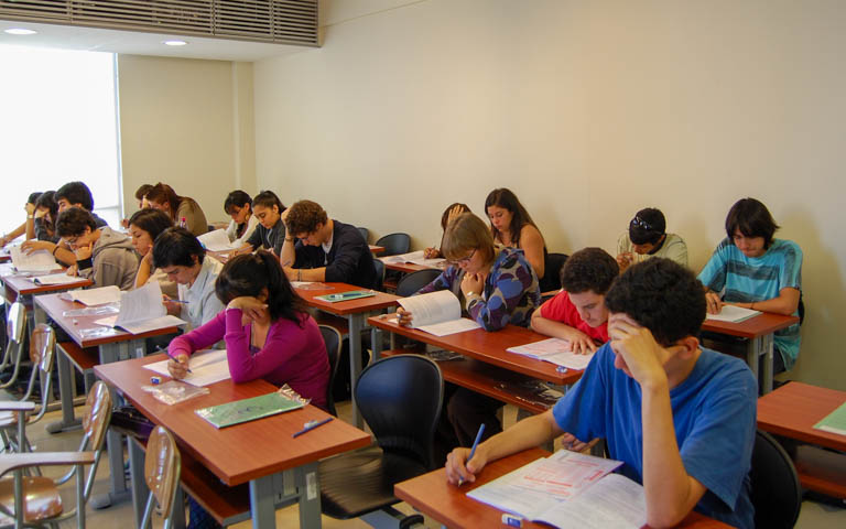 Estudiantes universitarios