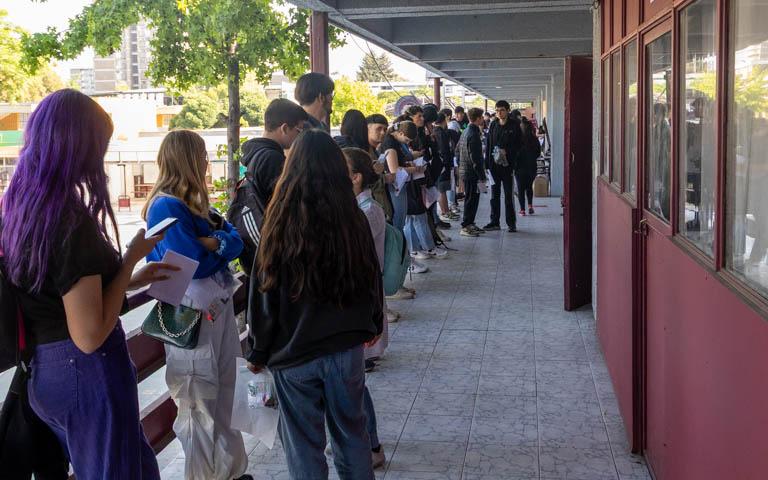Postulantes previo a la rendición de la PAES Regular