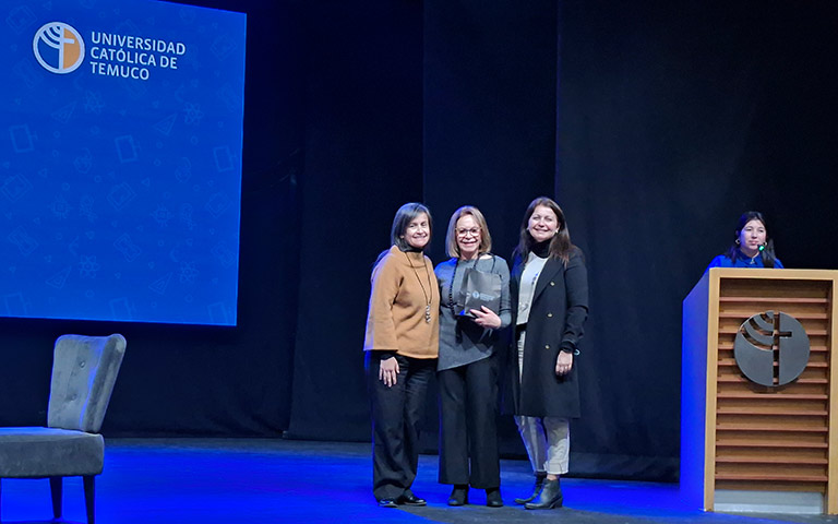 Felisa Solar, vicerrectora de Asuntos Académicos de la U. Católica de Temuco, Leonor Varas, directora del DEMRE de la UChile y Lorena Mora, directora de Admisión y Registros Académicos de la UCT.