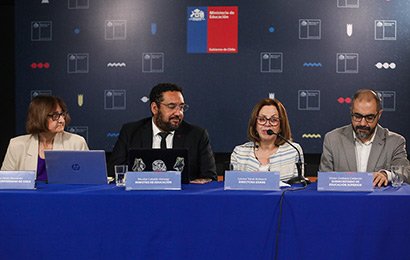 Rectora de Universidad de Chile, Rosa Devés, ministro de Educación, Nicolás Cataldo, directora del DEMRE, Leonor Varas, y subsecretario de Educación Superior, Víctor Orellana.